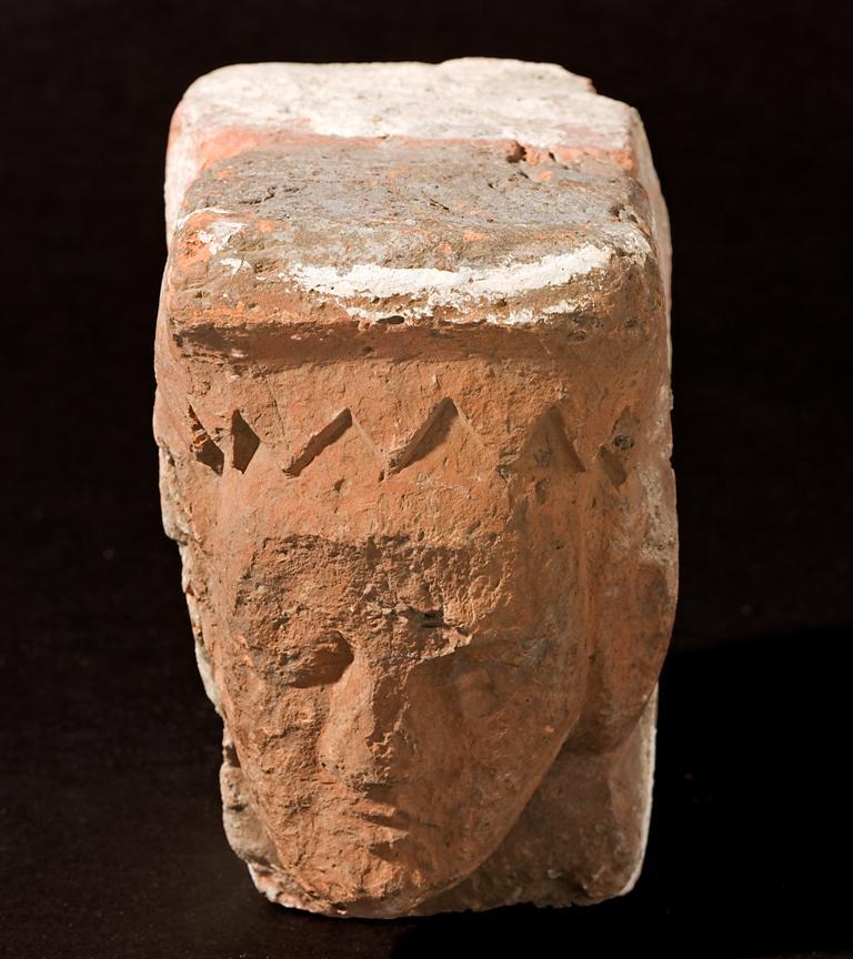 Vrouwenhoofd als kraagsteen